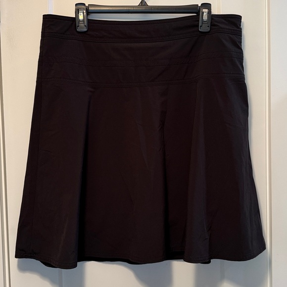 Athleta Dresses & Skirts - Athleta Black Skort size 14T